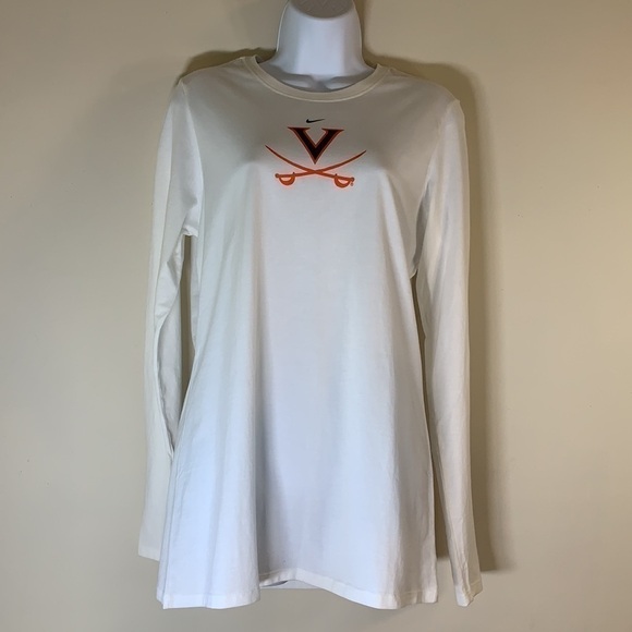 Nike Tops - NWT. Nike Slimfit 100% Cotton Long Sleeve Graphic Top Women’s-XL.